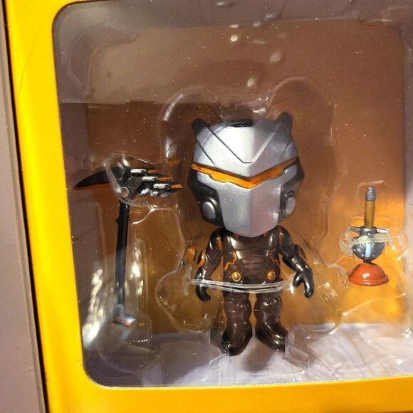 Fortnite vinyl figure   - Picture 2 of 4